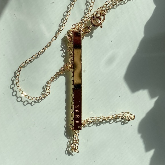 Sarah name on gold bar necklace - Picture 3 of 7